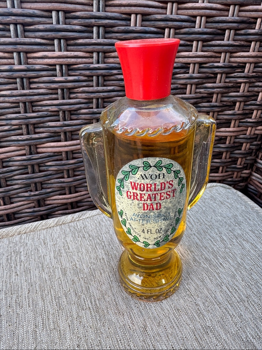 VTG Avon Spicy aftershave full bottle Worlds Greatest Dad Trophy with red cap